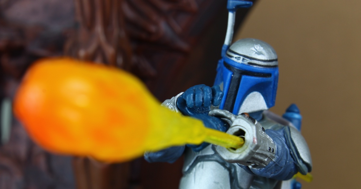 Azione Star Wars Jango Fett – Figura 3,75″ Con Jet Pack E Blaster Lancia Proiettili