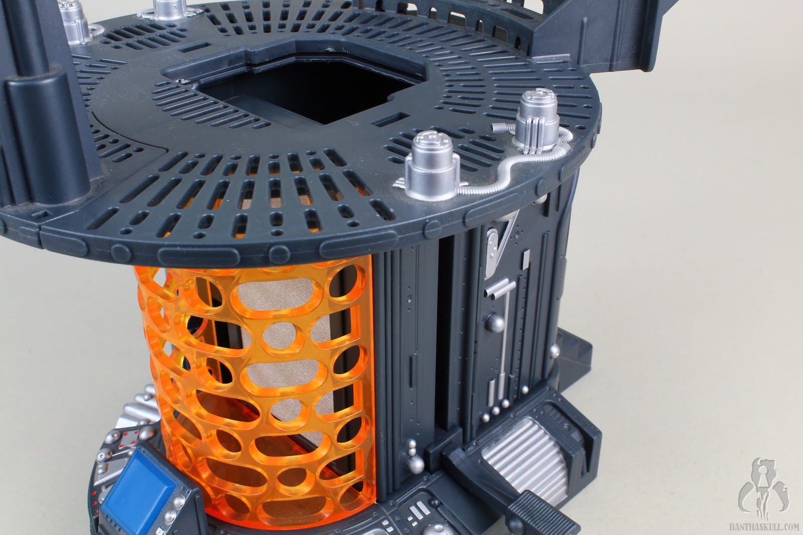 Star Wars Power Of The Jedi - Carbon Freezing Chamber: Set Giocattolo Con Camera Di Congelamento E Guardia Bespin