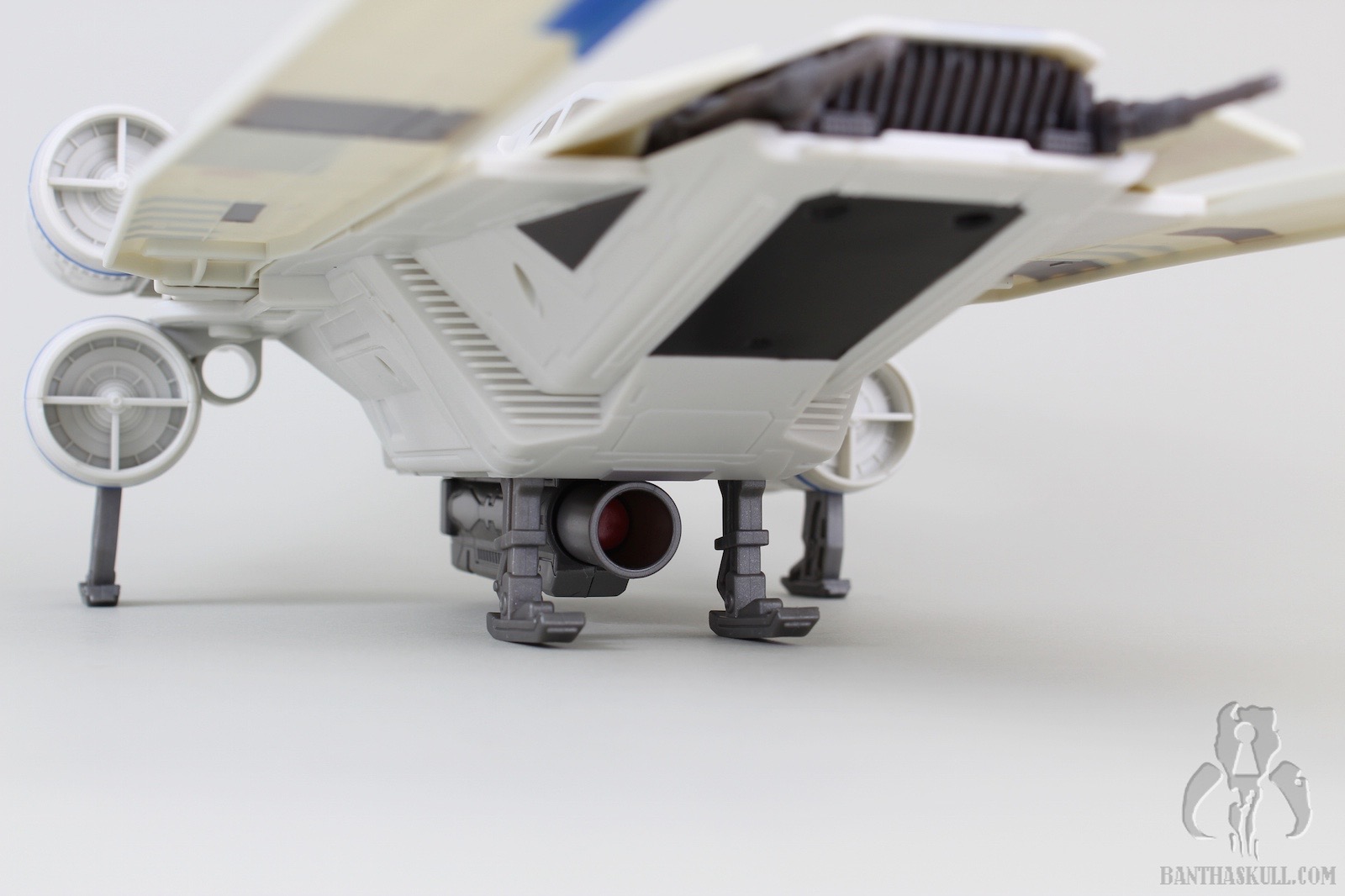 REVIEW AND PHOTO GALLERY: Star Wars Rogue One RO - Rebel U-Wing Fighter 2016