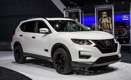 https://www.banthaskull.com/images/news/2017-Nissan-Rogue-One-Star-Wars-Edition-show-floors-102.jpg