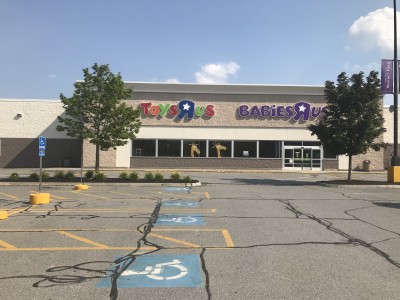Toys R Us closed
